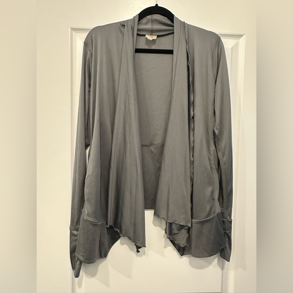 Colosseum Cardigan Size Medium